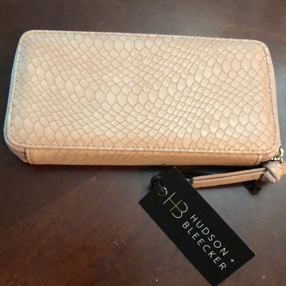 Hudson Bleecker Dusty Rose Smartphone Wallet - Picture 2 of 8